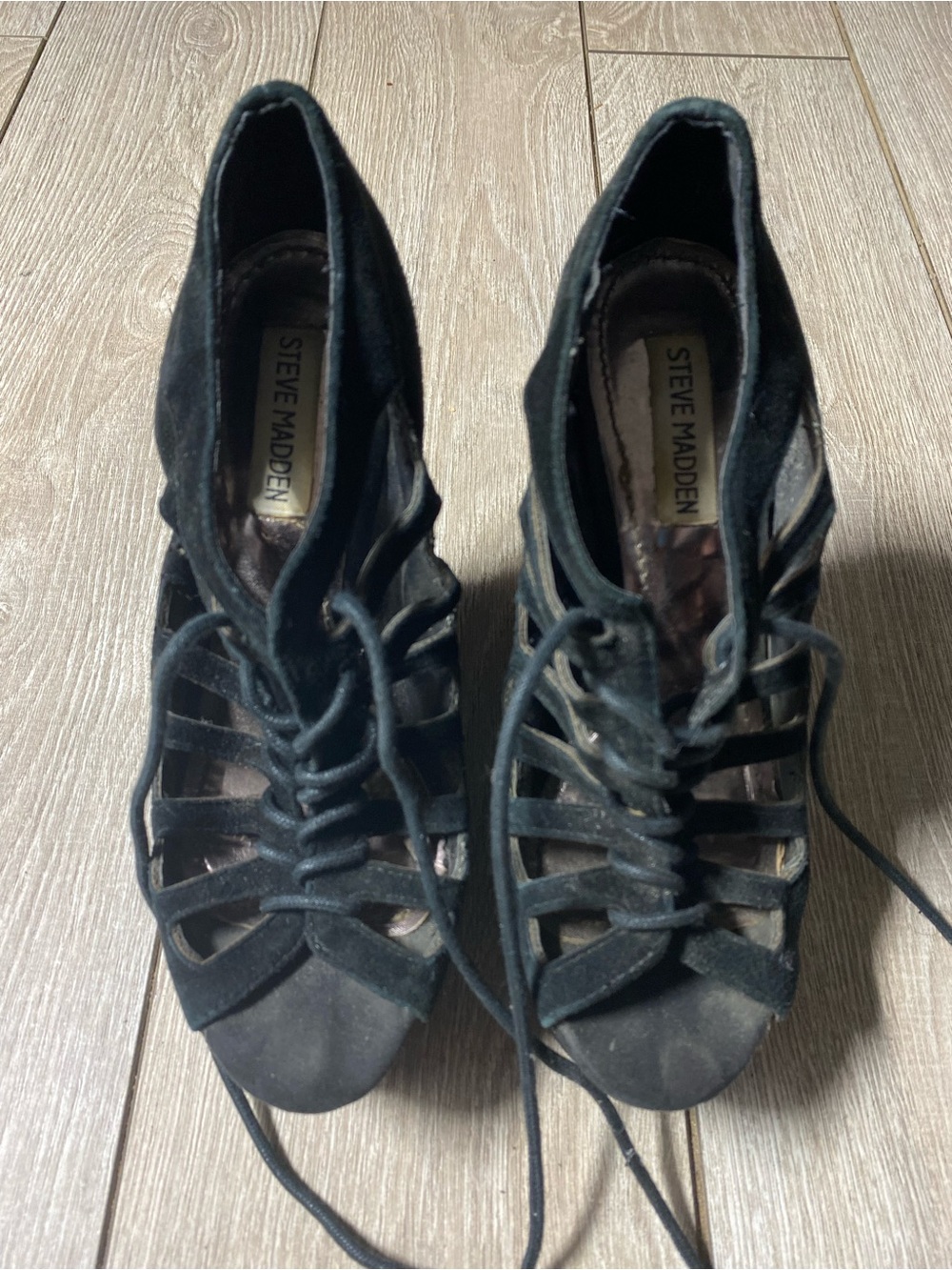 Steve Madden “Watchout” Lace Up Wedge Heel Black Suede Lace Up Sz 6.5M
